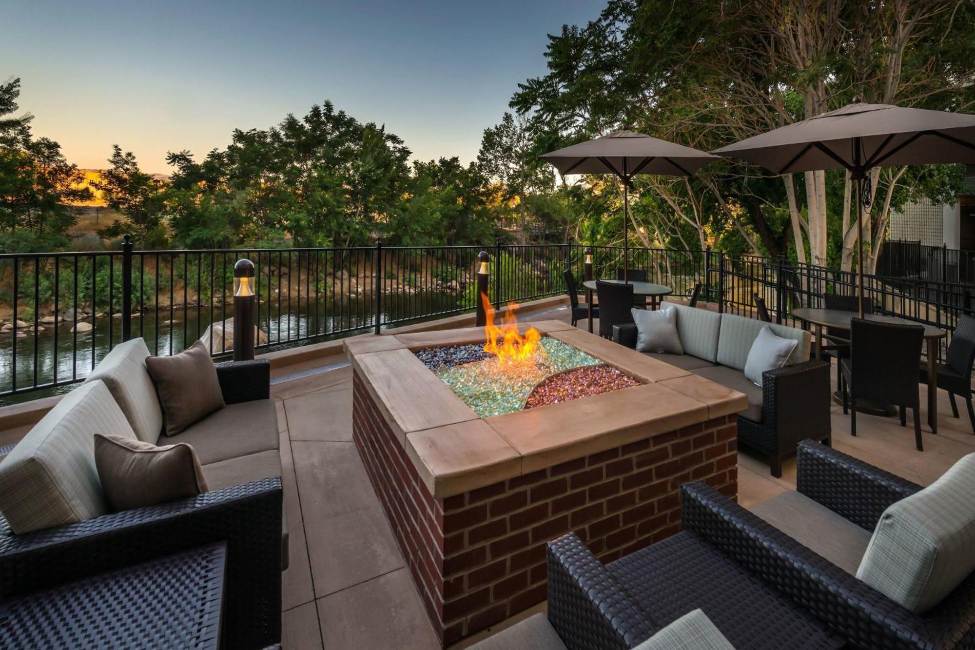 Courtyard By Marriott Reno Downtown/Riverfront Екстер'єр фото