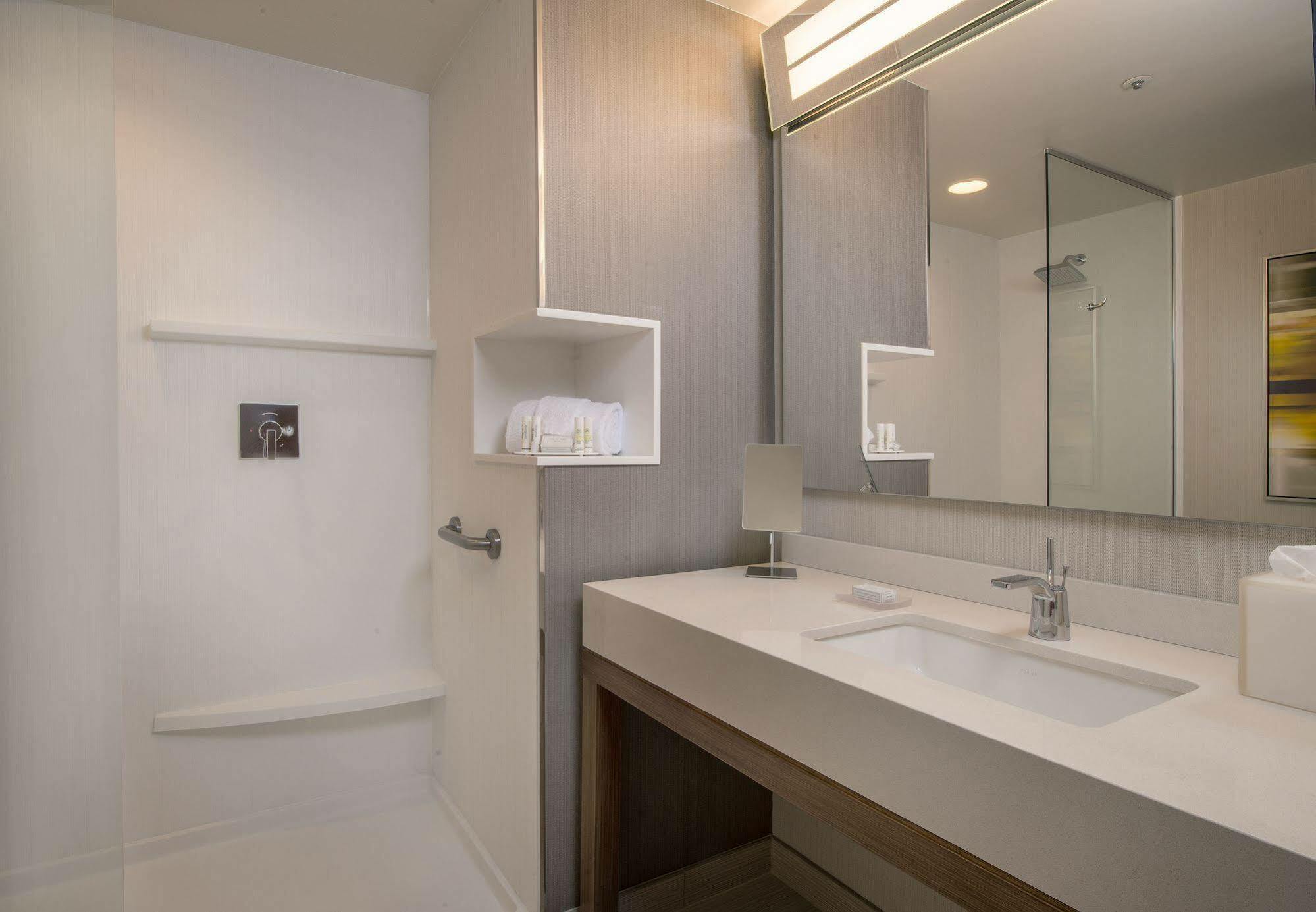 Courtyard By Marriott Reno Downtown/Riverfront Екстер'єр фото